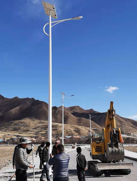 甘南碌曲10米文殊镇太阳能路灯项目