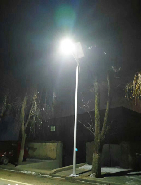 积石山县文殊镇太阳能路灯项目