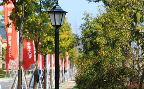 文殊镇装庭院灯避坑指南：庭院路灯防雷接地要点